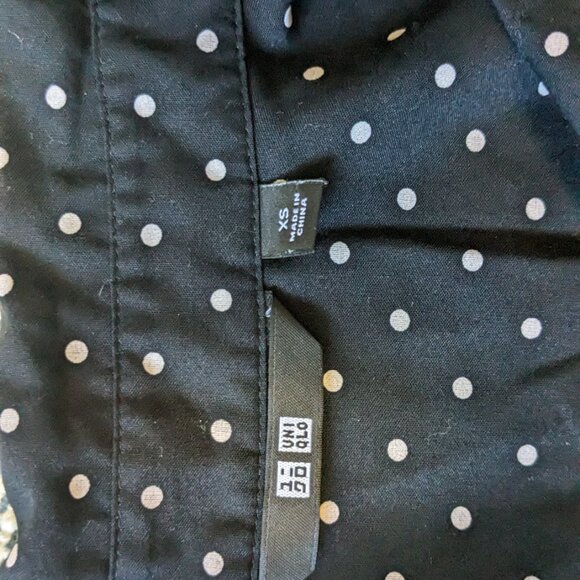 Black and White Polka Dot Button Up Shirt Uniqlo XS - Picture 5 of 7